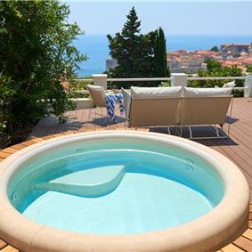 2-Bedroom Sea view Apartment with jacuzzi and Dubrovnik old town views, Sleeps 4